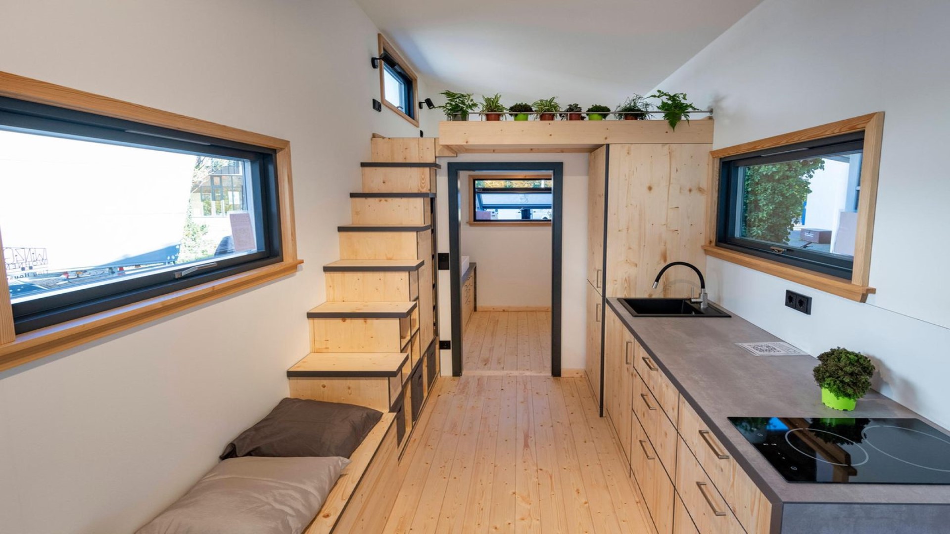 TINY HOUSE 1